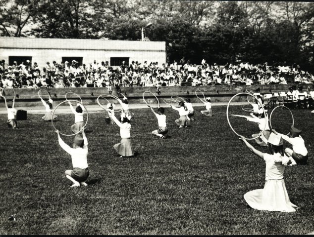 Спортивный праздник на стадионе станицы Красноармейской, 1976 год (фото передала Сычева Л.Л.)