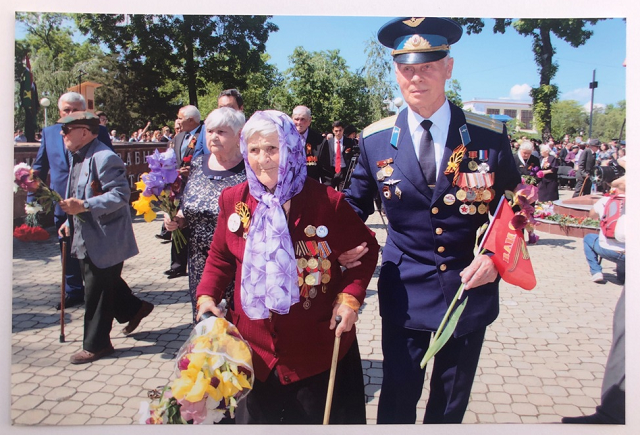 Возложение цветов на Мемориале, 9 мая 2017 год,на фото Н.Е.Сафронова и В.И. Потапенко