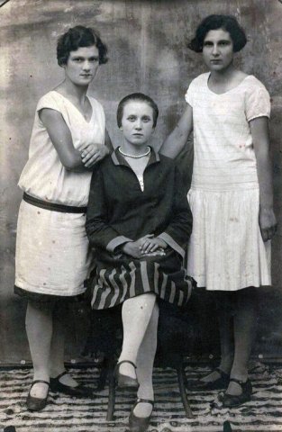 Девушки из станицы Полтавской. Начало 1930-х годов.