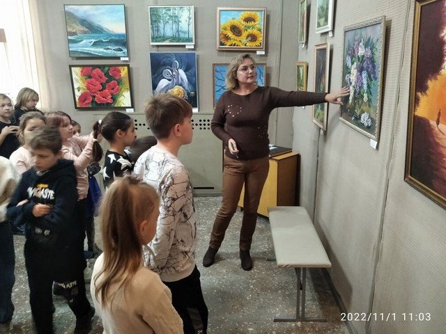 Экскурсия по выставке картин О забытой гармонии славян